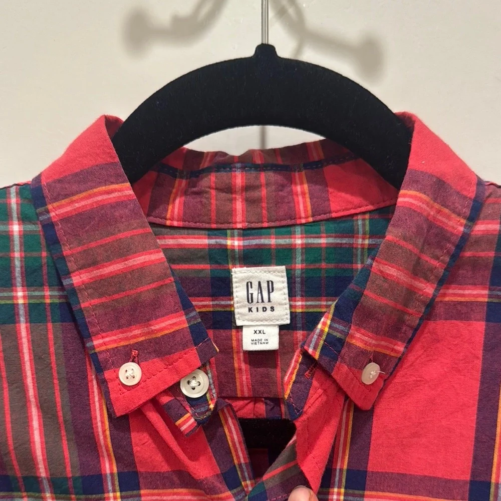 GAP Boys XXL Red Button Down Shirt Classic Plaid Design